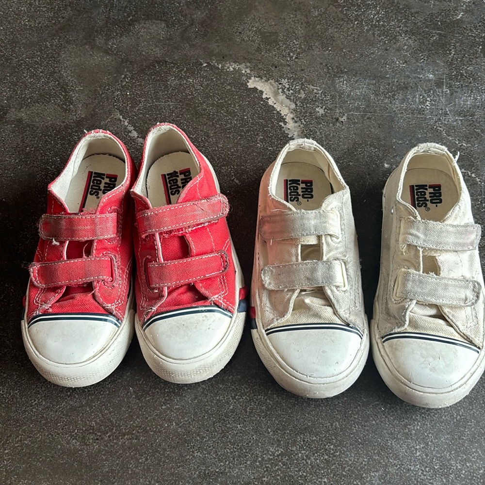 Lot of two pairs of toddlers pro Keds sneakers, sz 9